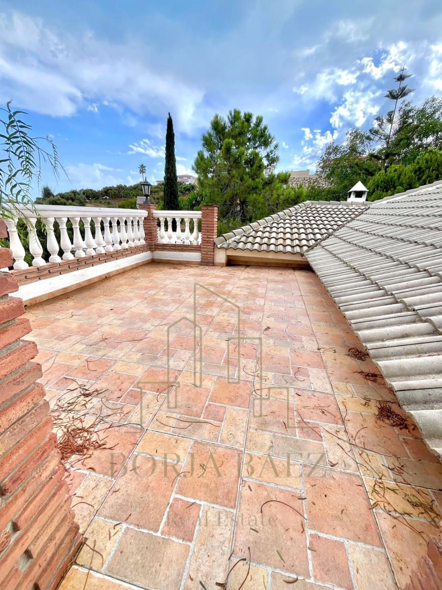 Chalet de 3 habitaciones en Benajarafe en venta - 740.000 € (Ref: 10076736)