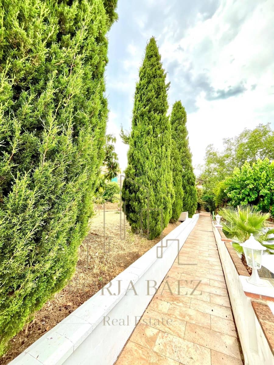 Chalet de 3 habitaciones en Benajarafe en venta - 740.000 € (Ref: 10076736)