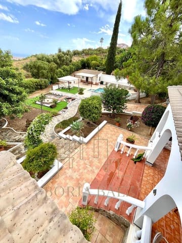 Chalet de 3 habitaciones en Benajarafe, Vélez-Málaga en venta - 740.000 € (Ref: 10076736)