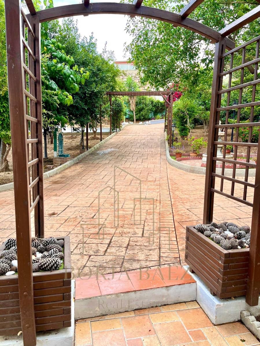 Chalet de 3 habitaciones en Benajarafe en venta - 740.000 € (Ref: 10076736)