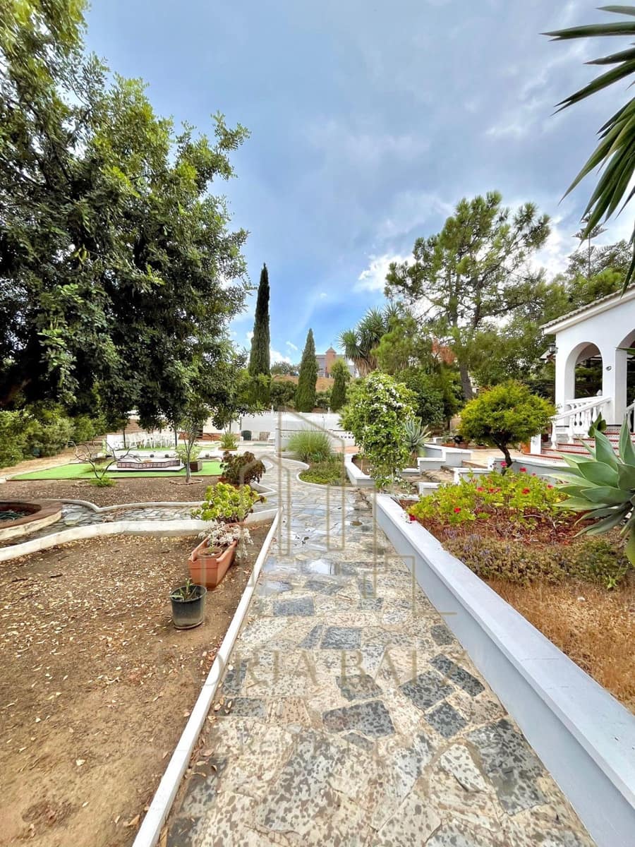 Chalet de 3 habitaciones en Benajarafe en venta - 740.000 € (Ref: 10076736)