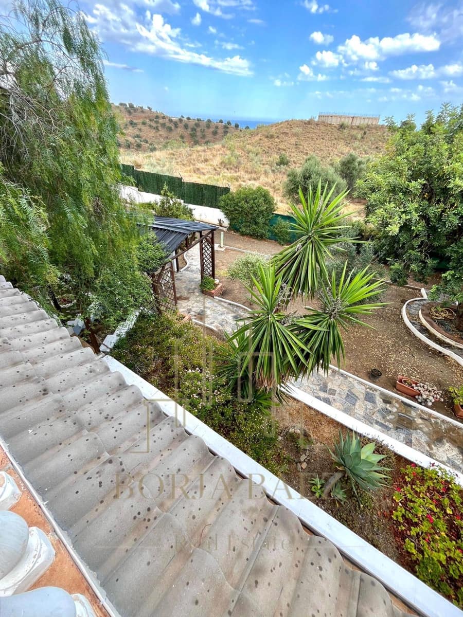 Chalet de 3 habitaciones en Benajarafe en venta - 740.000 € (Ref: 10076736)