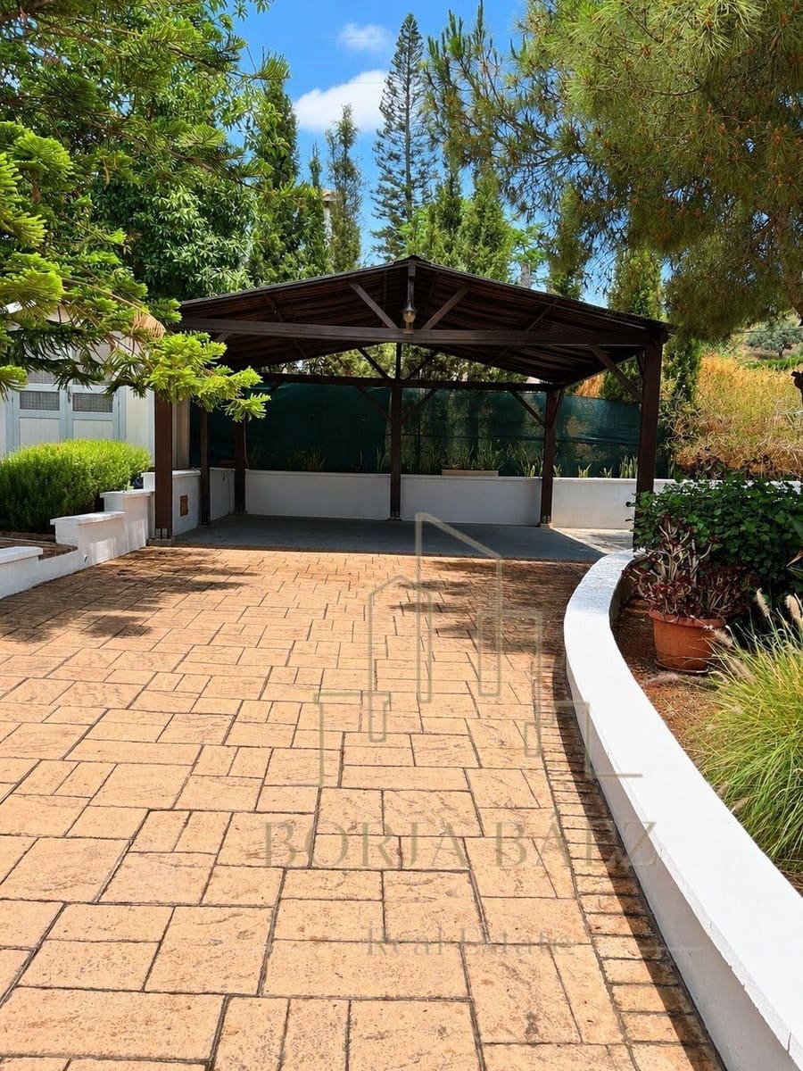 Chalet de 3 habitaciones en Benajarafe en venta - 740.000 € (Ref: 10076736)