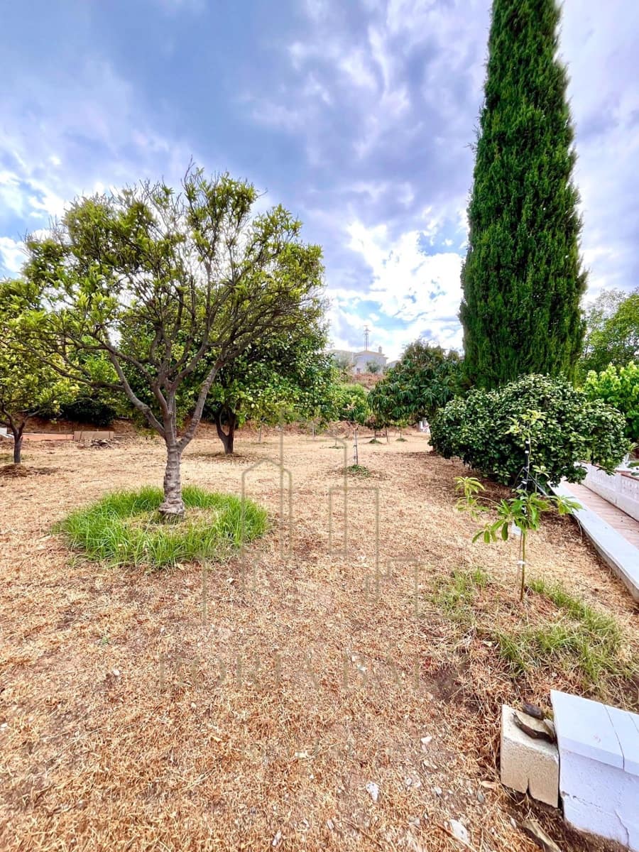 Chalet de 3 habitaciones en Benajarafe en venta - 740.000 € (Ref: 10076736)