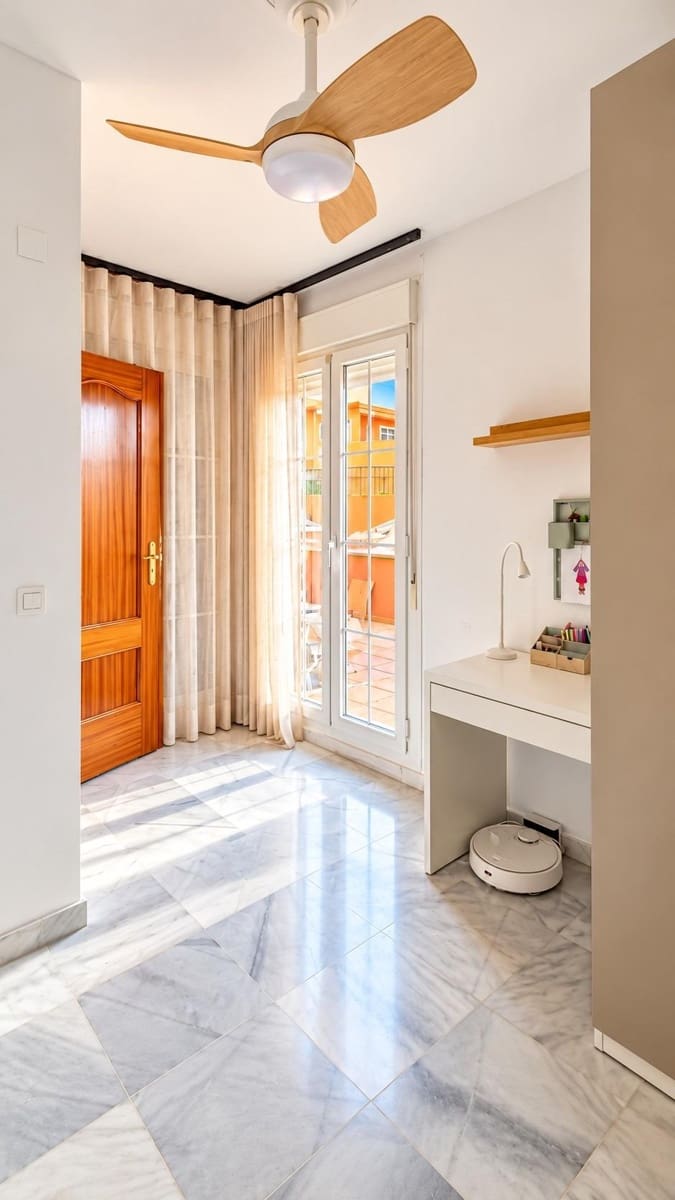 3 bedroom Flat for sale in Rincon de la Victoria with pool garage - € 438,000 (Ref: 10076746)