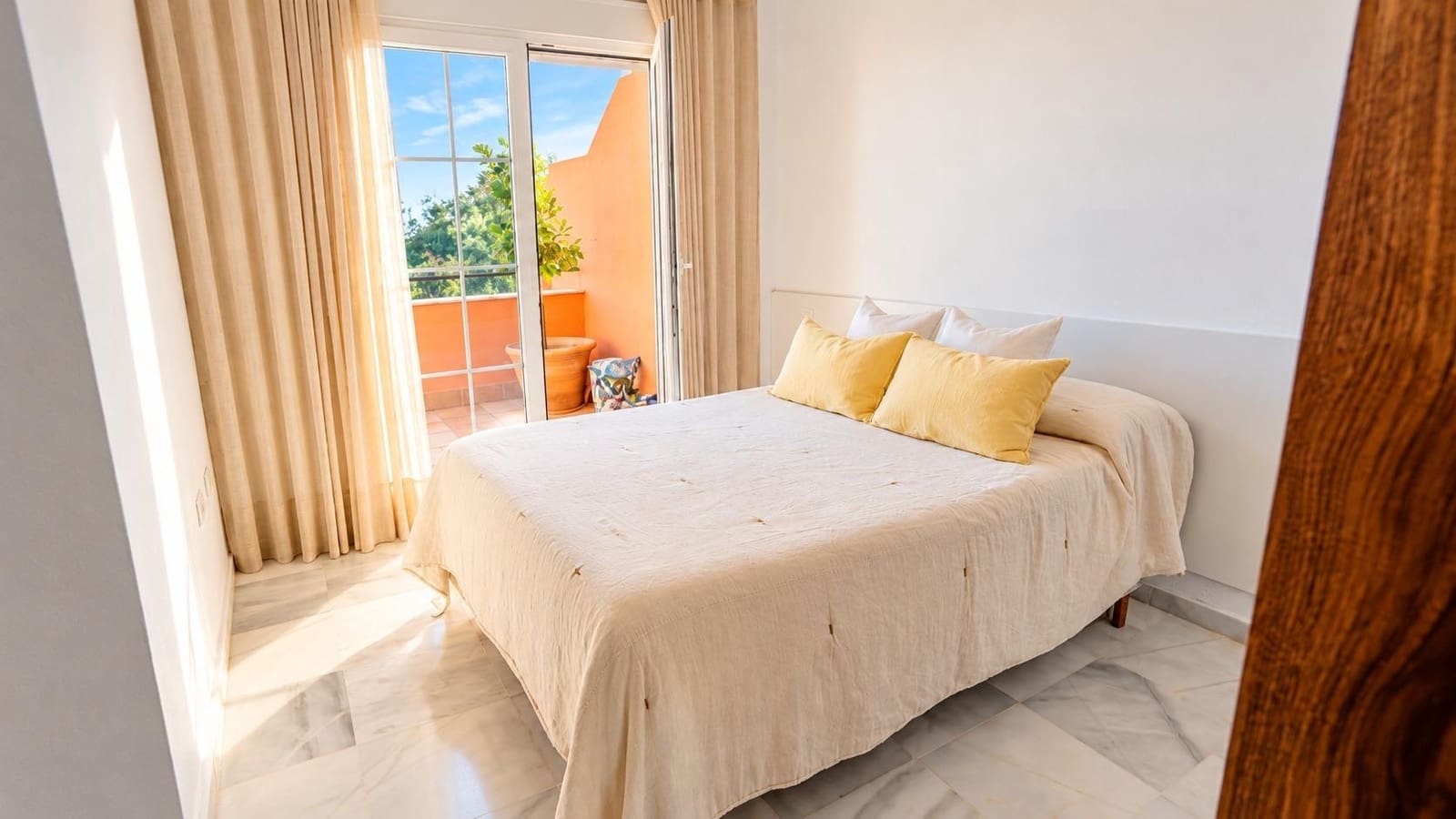 3 bedroom Flat for sale in Rincon de la Victoria with pool garage - € 438,000 (Ref: 10076746)