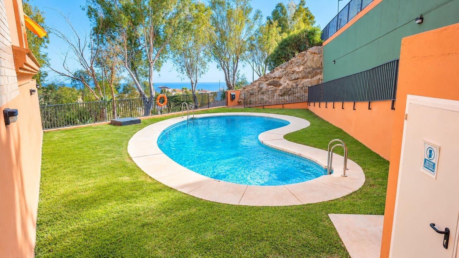 3 bedroom Flat for sale in Rincon de la Victoria with pool garage - € 438,000 (Ref: 10076746)