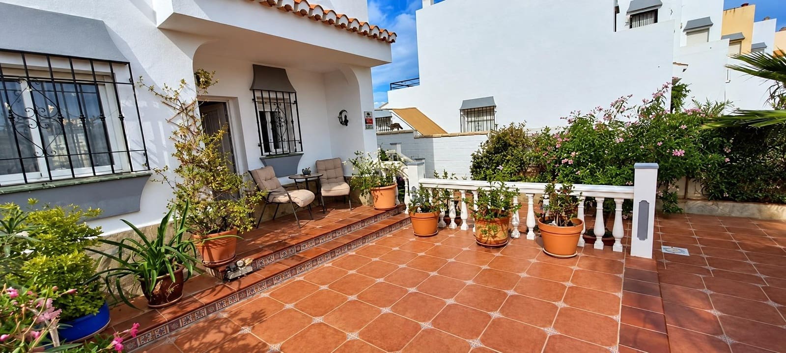 3 slaapkamer Halfvrijstaande villa te koop in Almayate - € 365.000 (Ref: 10148913)
