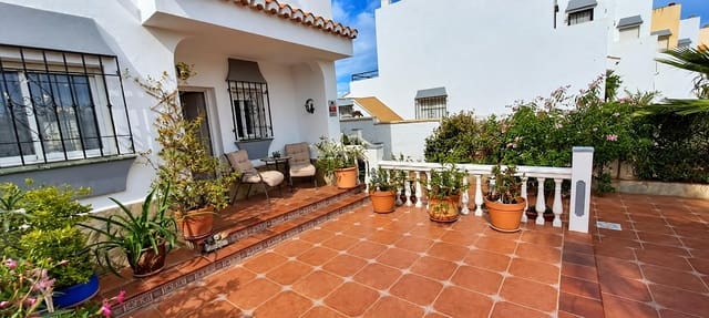 3 slaapkamer Halfvrijstaande villa te koop in Almayate, Vélez-Málaga - € 365.000 (Ref: 10148913)