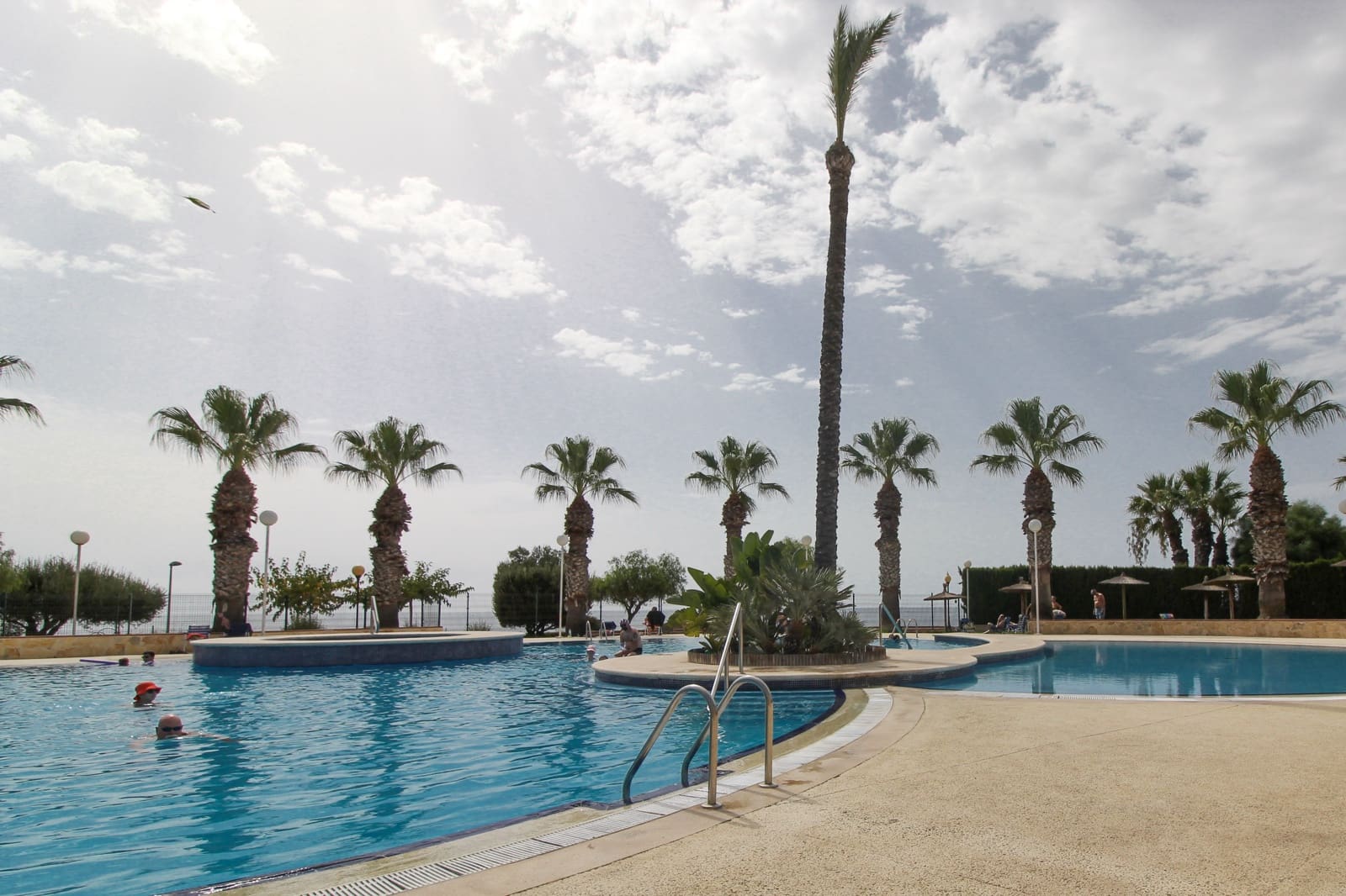2 soveværelse Lejlighed til salg i Cabo Roig med swimmingpool garage - € 230.000 (Ref: 10086952)