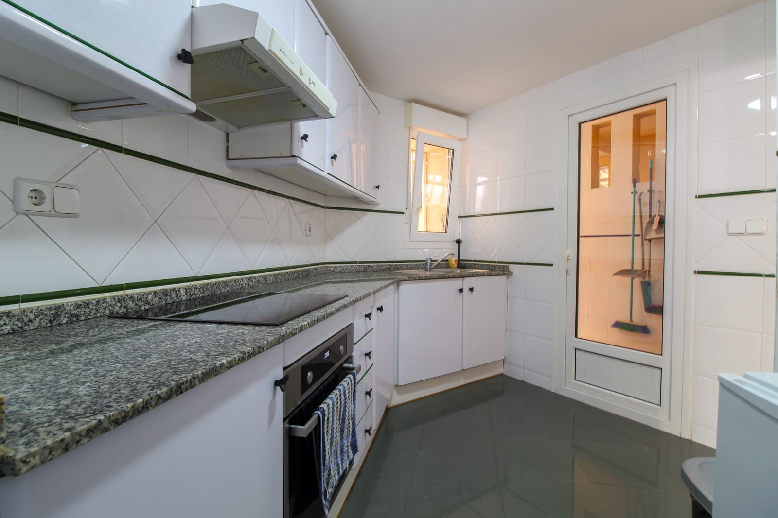 2 soveværelse Lejlighed til salg i Cabo Roig med swimmingpool garage - € 230.000 (Ref: 10086952)