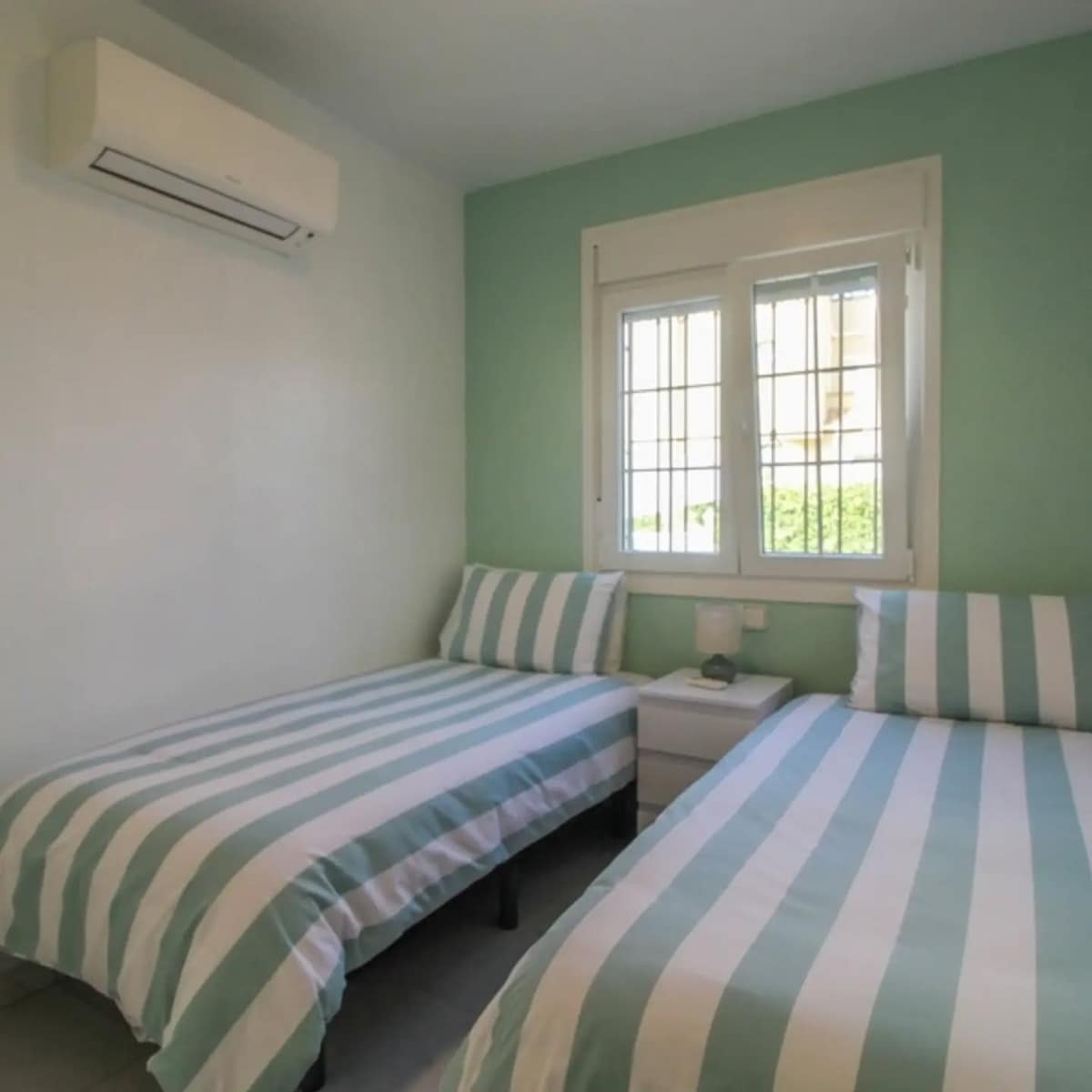 3 sovrum Radhus till salu i Playa Flamenca med pool garage - 295 000 € (Ref: 10113400)