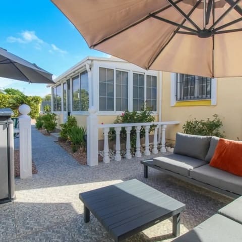 3 sovrum Radhus till salu i Playa Flamenca, Orihuela med pool garage - 295 000 € (Ref: 10113400)