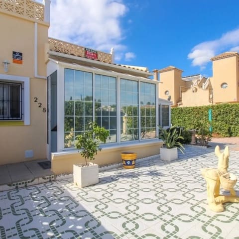 3 sovrum Radhus till salu i Playa Flamenca, Orihuela med pool garage - 295 000 € (Ref: 10113400)