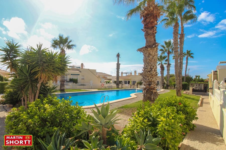 3 sovrum Radhus till salu i Playa Flamenca med pool garage - 295 000 € (Ref: 10113400)