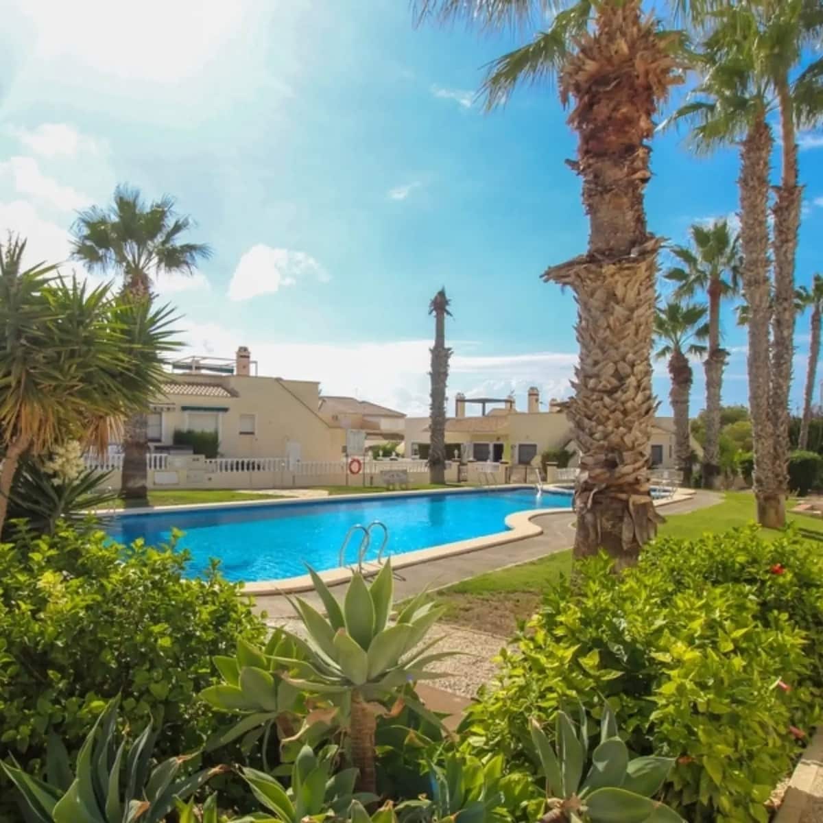 3 sovrum Radhus till salu i Playa Flamenca med pool garage - 295 000 € (Ref: 10113400)