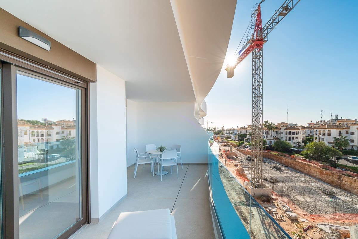 Appartement te koop in Playa Flamenca met zwembad garage - € 469.000 (Ref: 10113409)