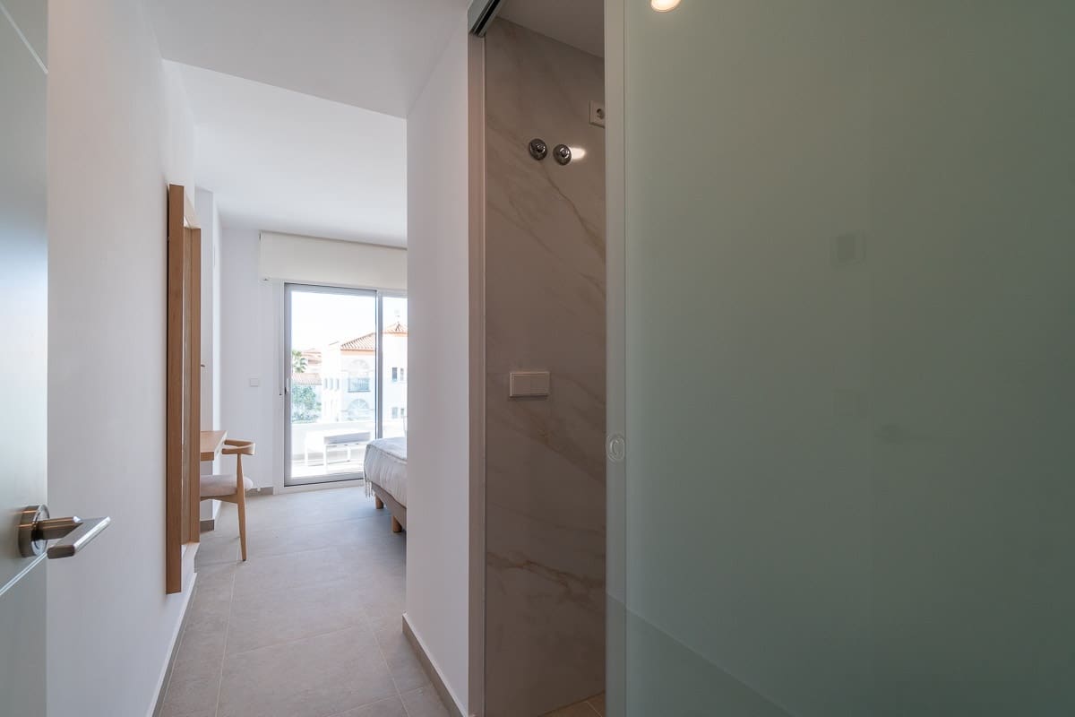 Appartement te koop in Playa Flamenca met zwembad garage - € 469.000 (Ref: 10113409)