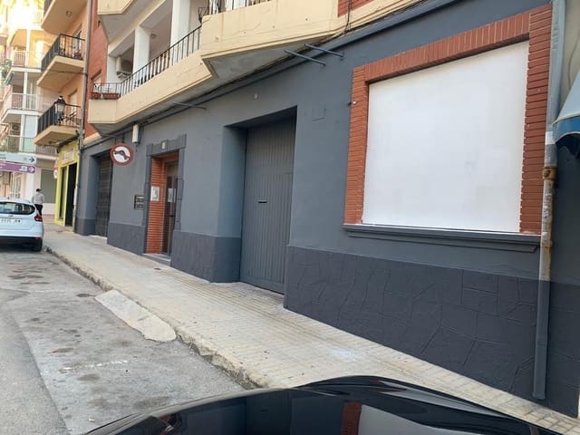 Kaupallinen myytävänä paikassa El Puerto, Dénia - 260 000 € (Ref: 10067005)