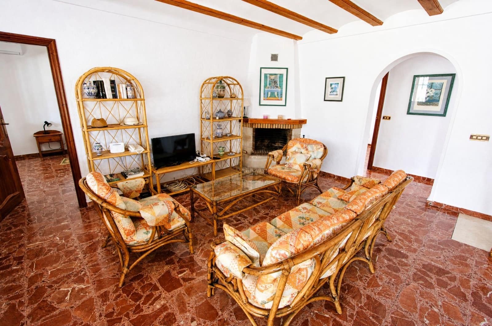 6 soveværelse Villa til salg i Orba med swimmingpool garage - € 690.000 (Ref: 10067008)