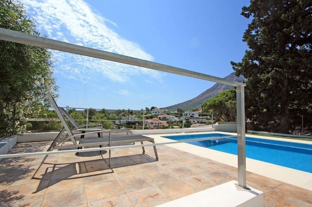 3 soverom Villa til salgs i El Montgó, Dénia med svømmebasseng garasje - € 628 000 (Ref: 10067017)