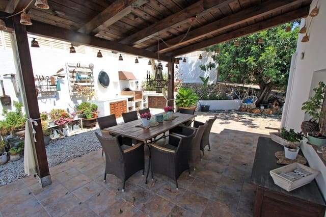 3 soverom Villa til salgs i El Montgó, Dénia med svømmebasseng garasje - € 628 000 (Ref: 10067017)