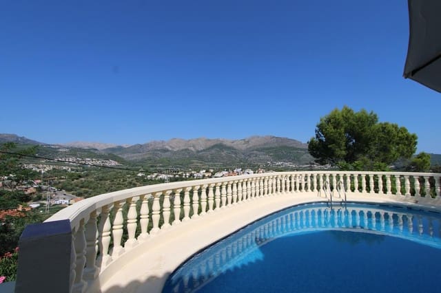 Chalet de 3 habitaciones en Orba en venta con piscina garaje - 450.000 € (Ref: 10067018)