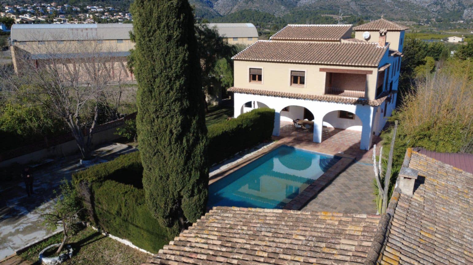 Chalet de 5 habitaciones en Orba en venta con piscina garaje - 690.000 € (Ref: 10067024)