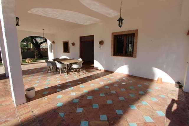 5 quarto Moradia para venda em Orba com piscina garagem - 690 000 € (Ref: 10067024)
