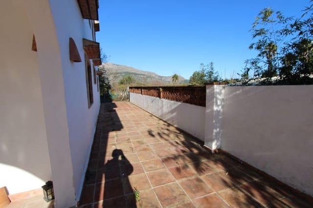 5 quarto Moradia para venda em Orba com piscina garagem - 690 000 € (Ref: 10067024)