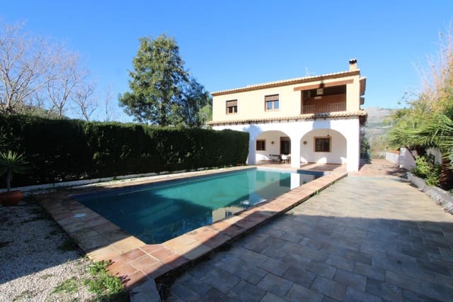 5 quarto Moradia para venda em Orba com piscina garagem - 690 000 € (Ref: 10067024)