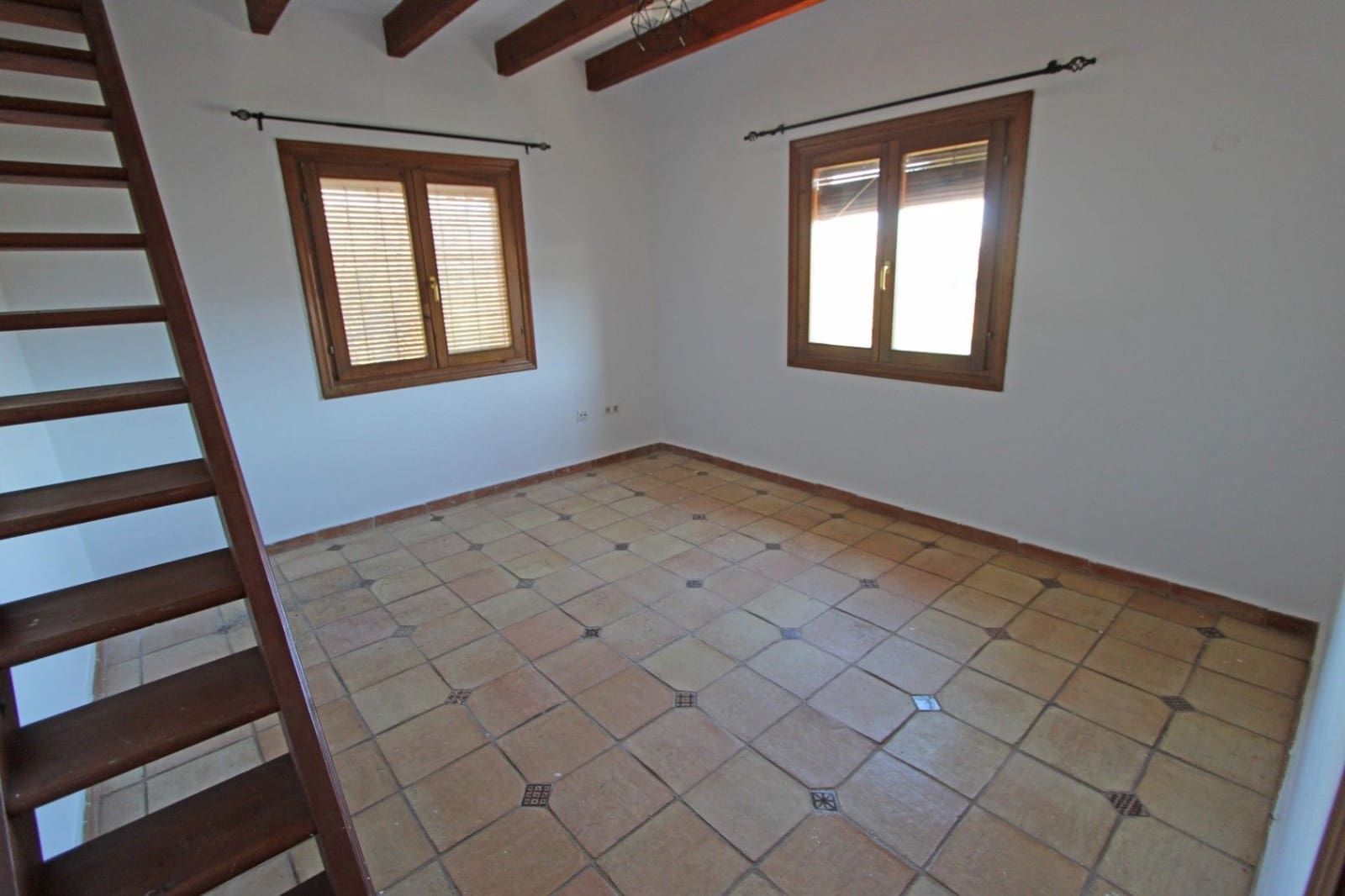 Chalet de 5 habitaciones en Orba en venta con piscina garaje - 690.000 € (Ref: 10067024)