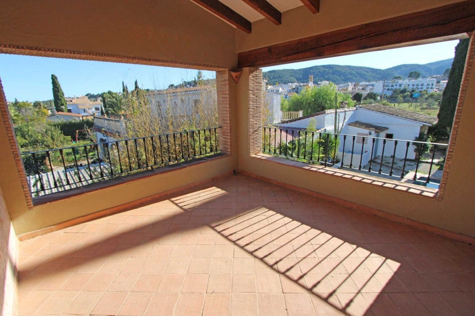 Chalet de 5 habitaciones en Orba en venta con piscina garaje - 690.000 € (Ref: 10067024)