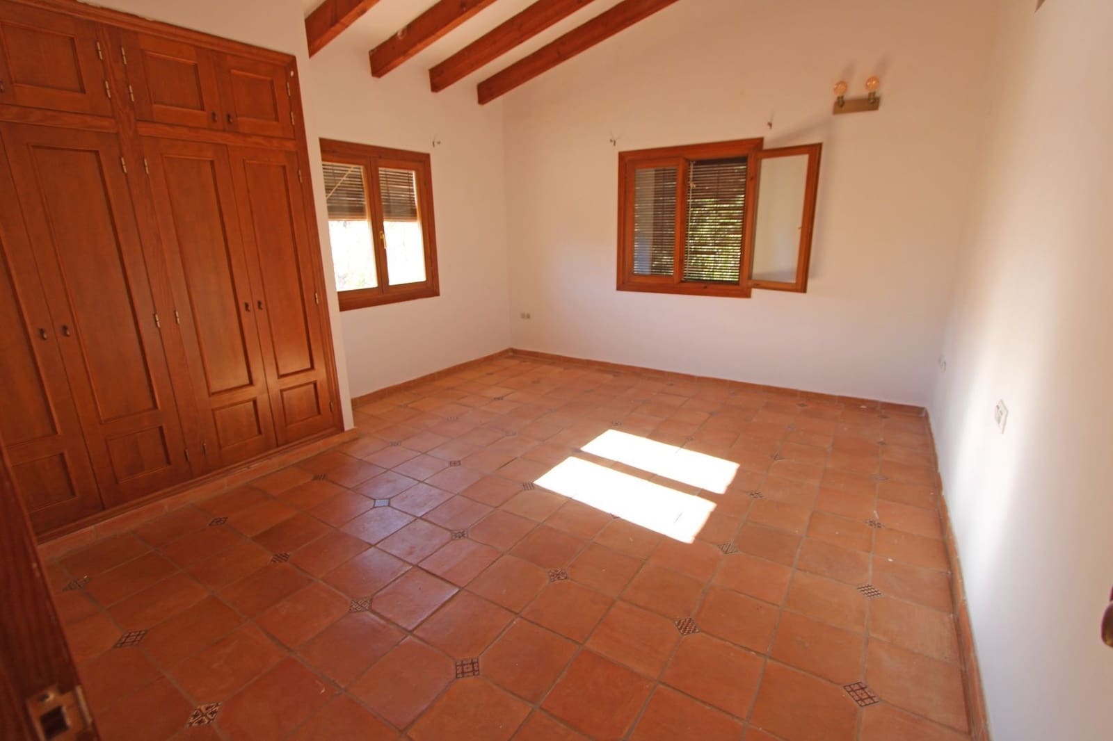 Chalet de 5 habitaciones en Orba en venta con piscina garaje - 690.000 € (Ref: 10067024)