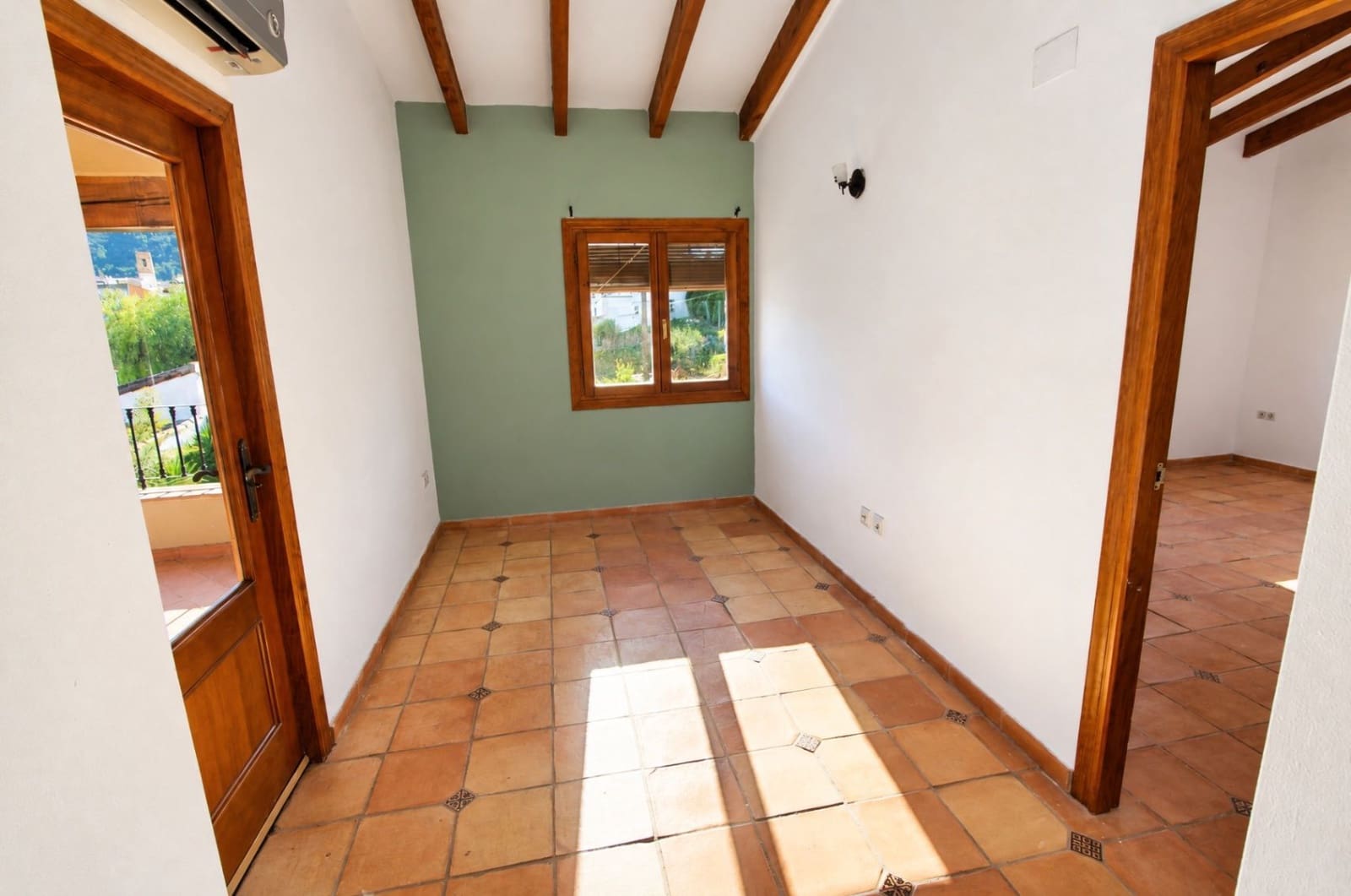5 bedroom Villa for sale in Orba with pool garage - € 690,000 (Ref: 10067024)