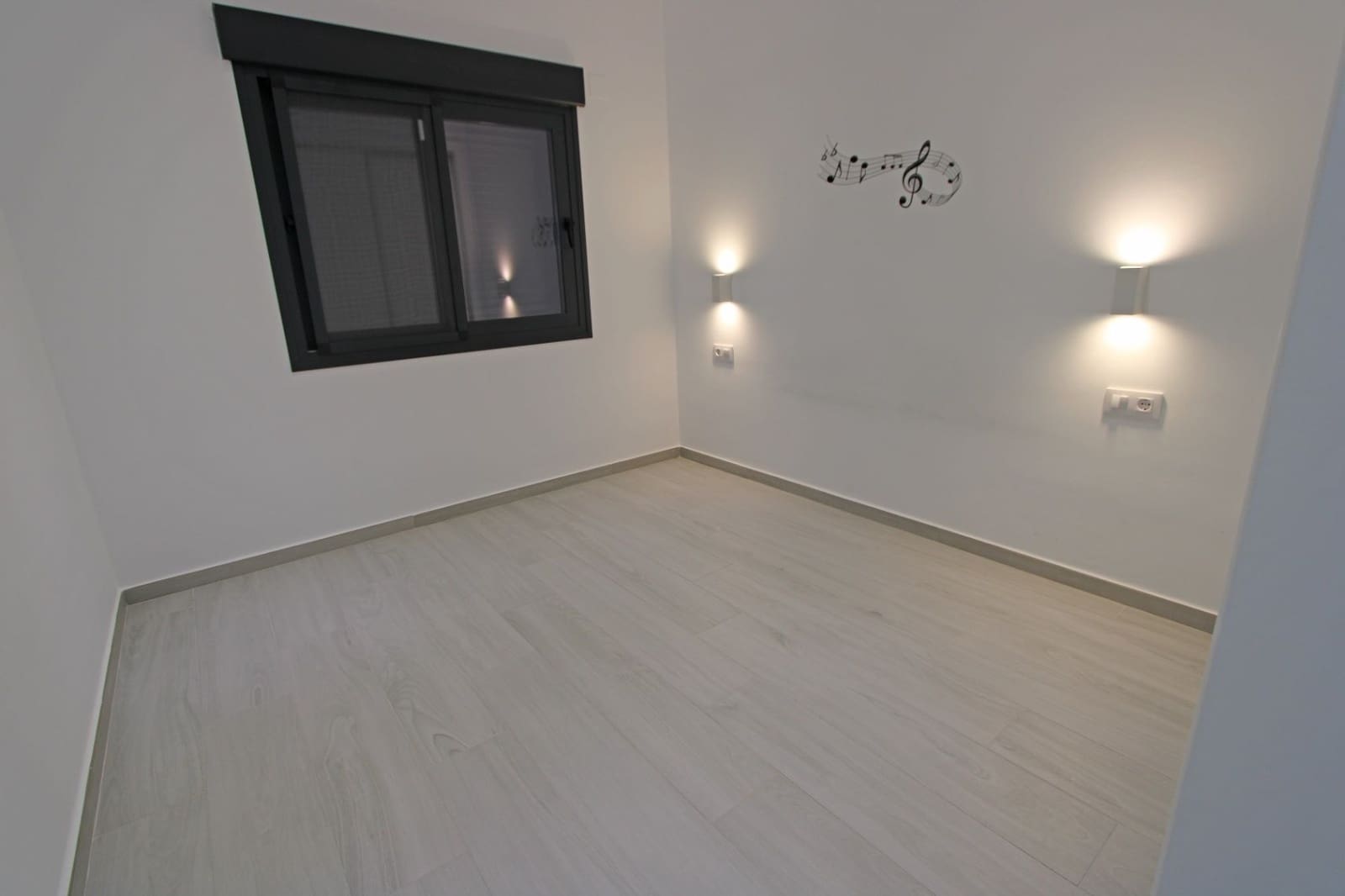 3 slaapkamer Villa te koop in Orba met garage - € 1.400.000 (Ref: 10067025)