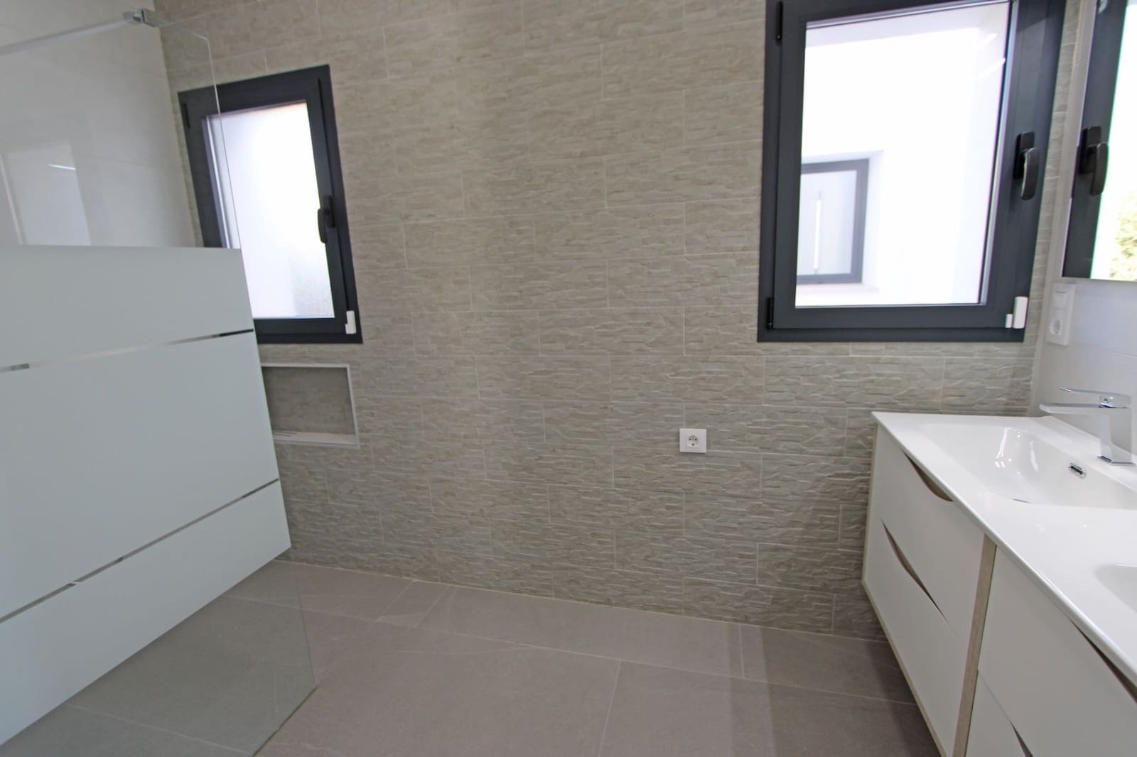 3 slaapkamer Villa te koop in Orba met garage - € 1.400.000 (Ref: 10067025)