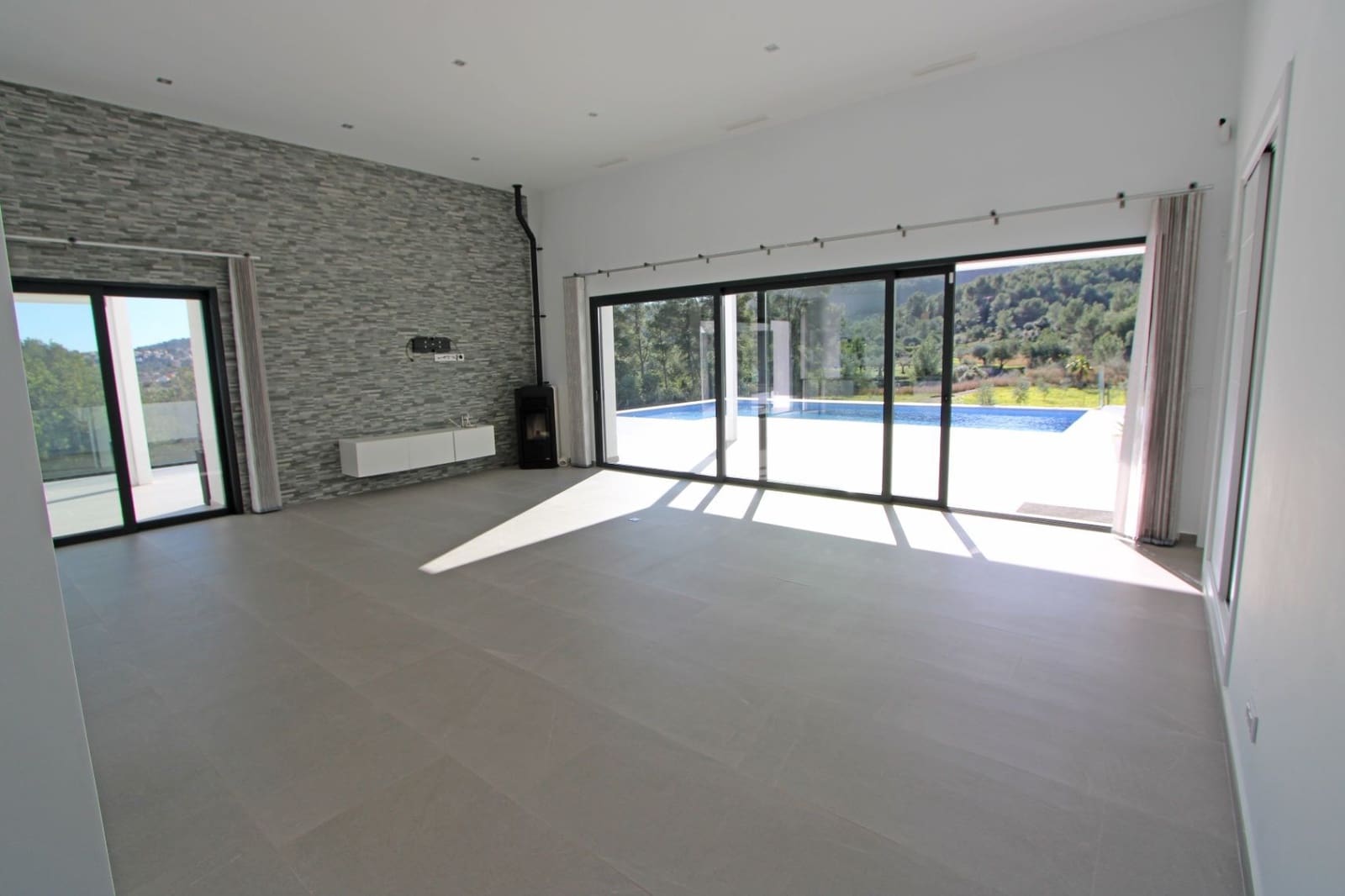 3 slaapkamer Villa te koop in Orba met garage - € 1.400.000 (Ref: 10067025)