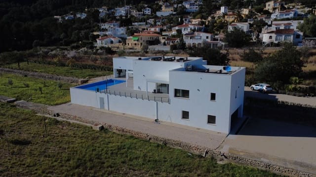 3 soveværelse Villa til salg i Orba med garage - € 1.400.000 (Ref: 10067025)