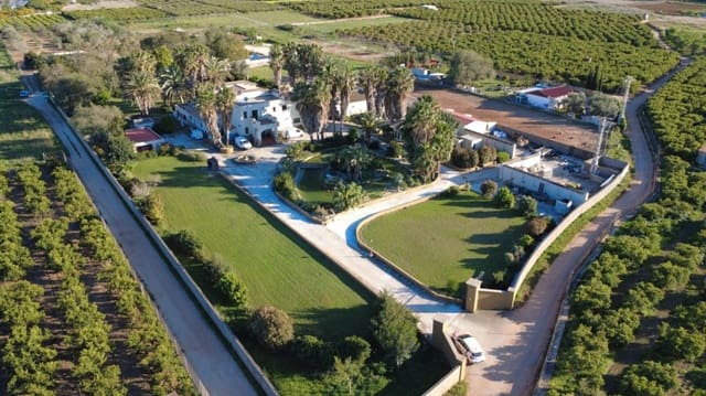 7 bedroom Villa for sale in Ondara with pool garage - € 1,419,000 (Ref: 10067028)