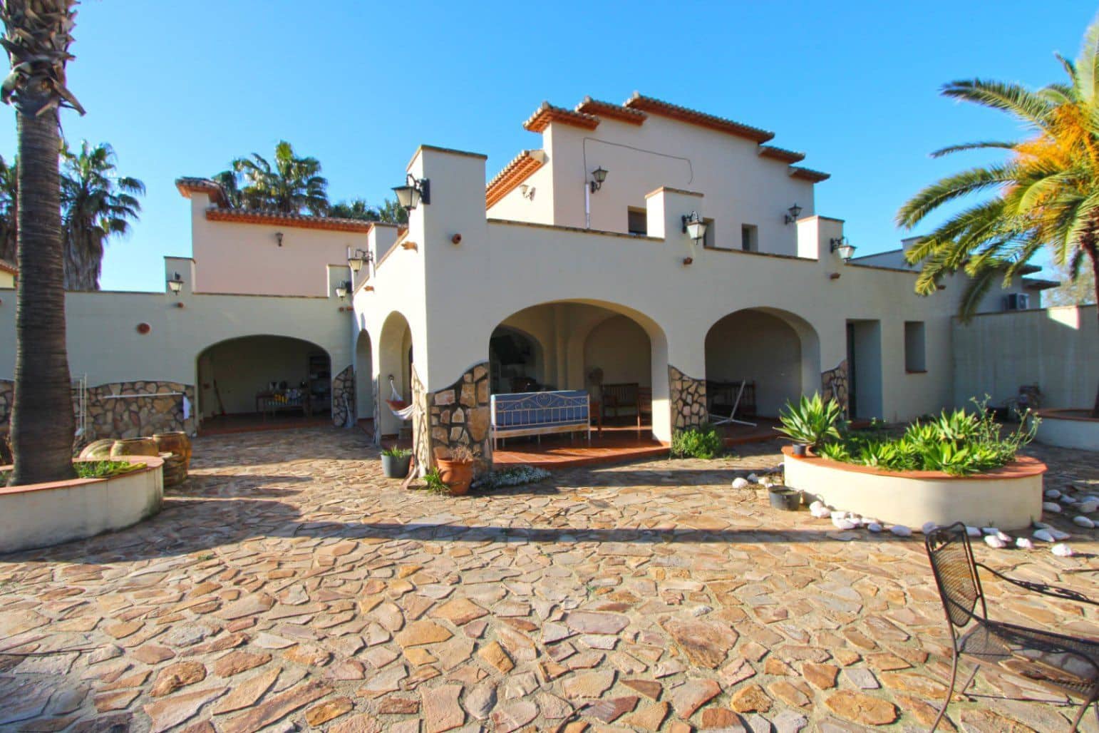 7 bedroom Villa for sale in Ondara with pool garage - € 1,419,000 (Ref: 10067028)