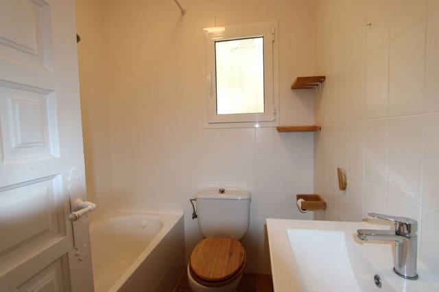 Chalet de 2 habitaciones en Orba en venta con piscina garaje - 340.000 € (Ref: 10067029)