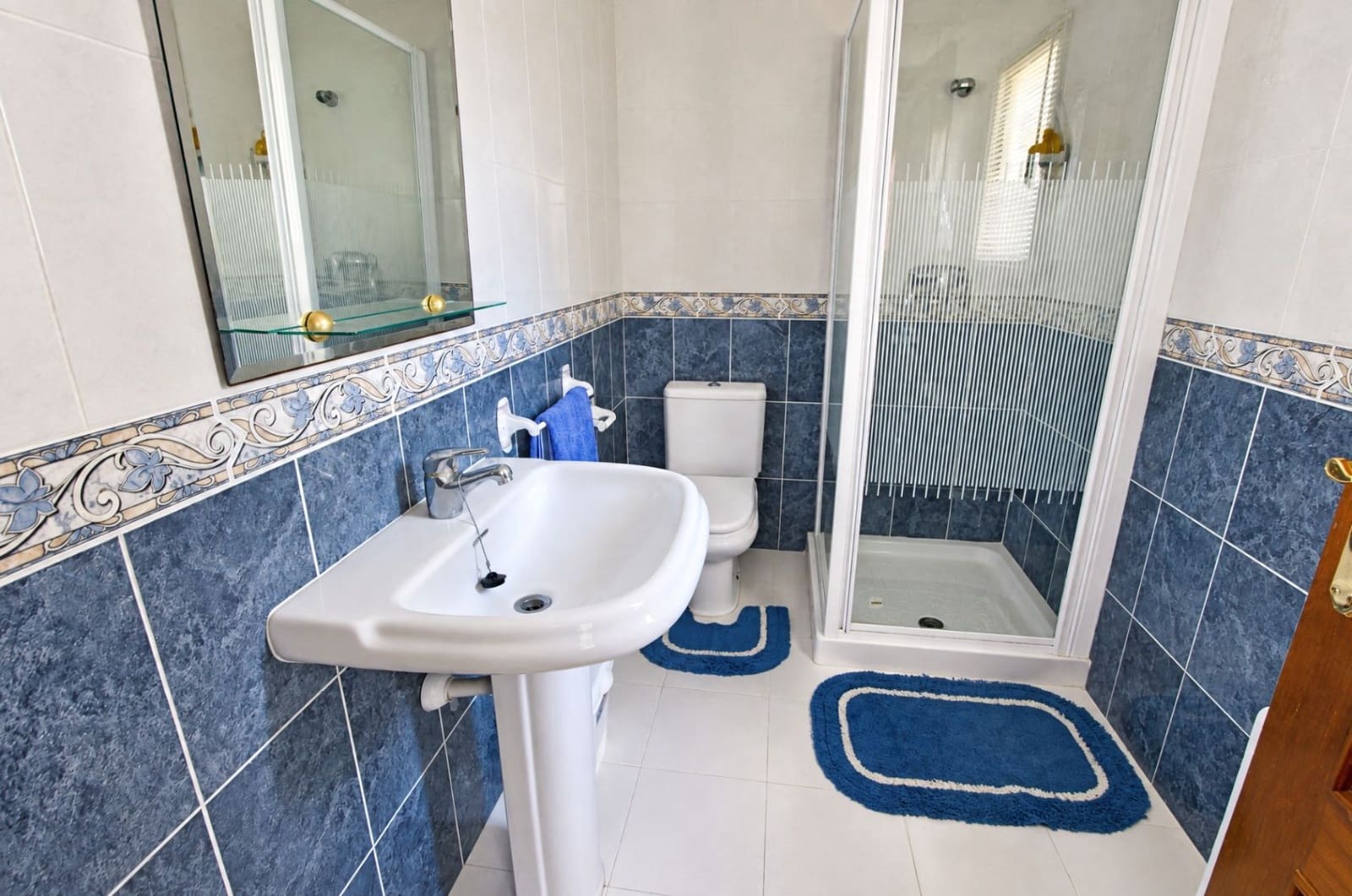 5 bedroom Villa for sale in Rafol de Almunia with pool garage - € 550,000 (Ref: 10067031)