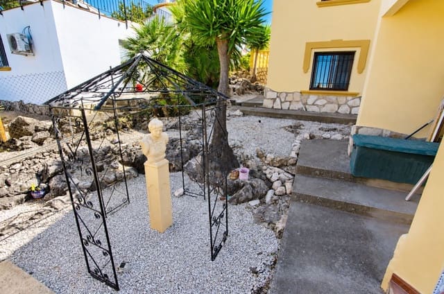 5 quarto Moradia para venda em Ráfol de Almunia com piscina garagem - 550 000 € (Ref: 10067031)