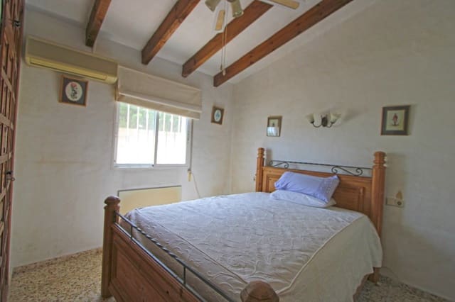 3 soverom Villa til salgs i Orba med garasje - € 259 000 (Ref: 10067034)