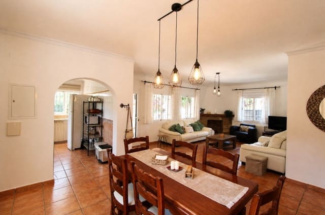 Chalet de 4 habitaciones en Orba en venta con piscina garaje - 525.000 € (Ref: 10067035)