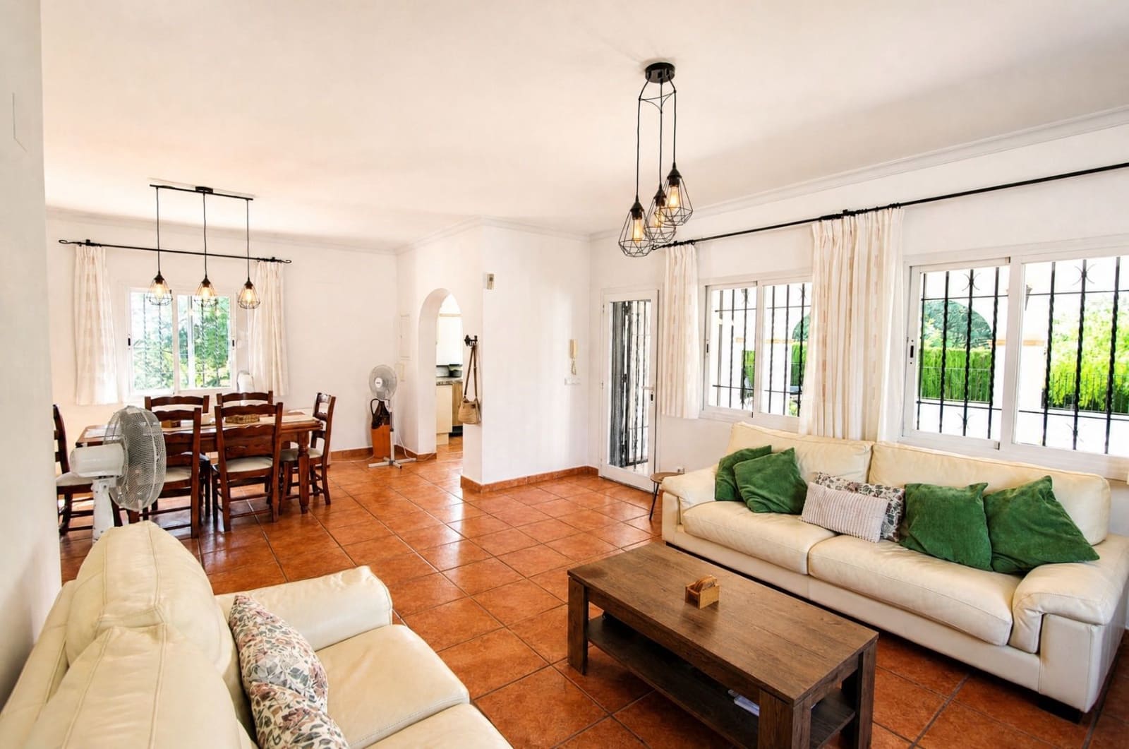 Chalet de 4 habitaciones en Orba en venta con piscina garaje - 525.000 € (Ref: 10067035)