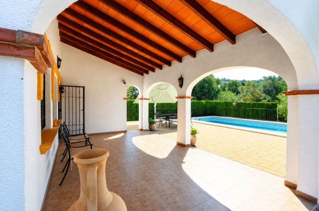 Chalet de 4 habitaciones en Orba en venta con piscina garaje - 525.000 € (Ref: 10067035)
