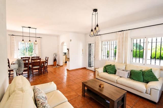 Chalet de 4 habitaciones en Orba en venta con piscina garaje - 525.000 € (Ref: 10067035)