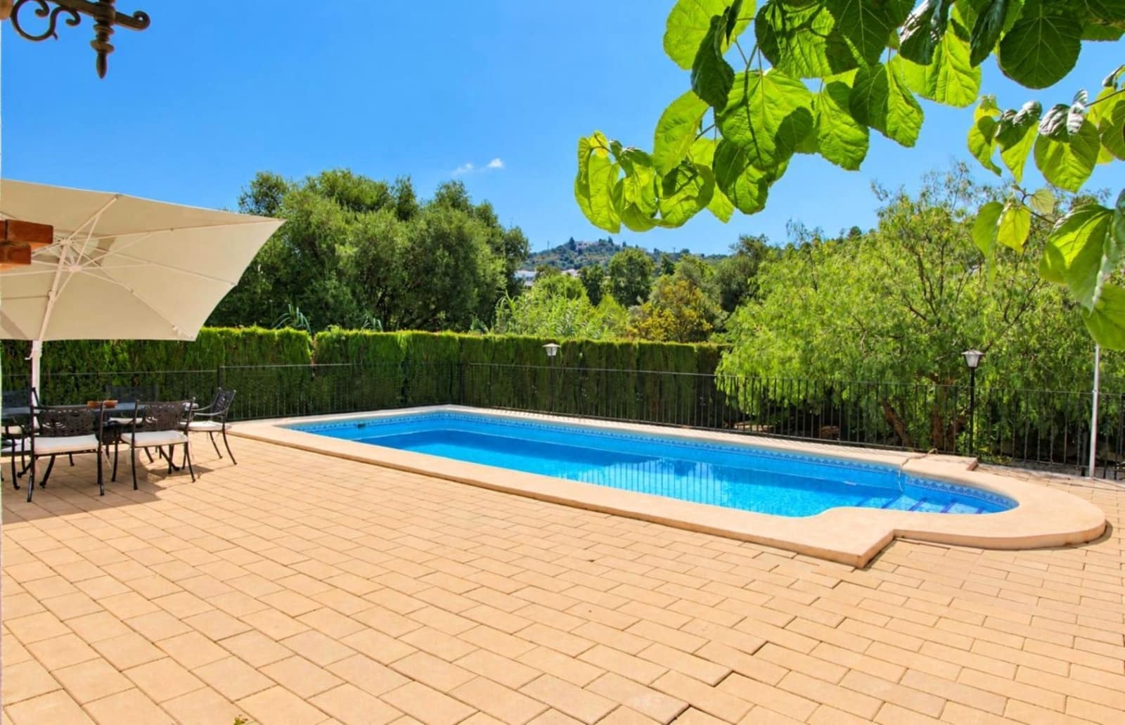 4 bedroom Villa for sale in Orba with pool garage - € 525,000 (Ref: 10067035)